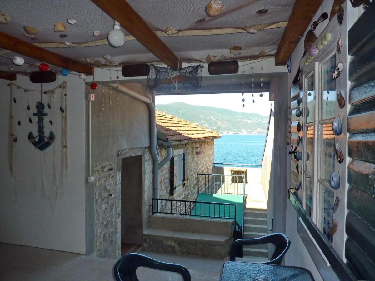 Rose - Apartmani Janovic Luštica Buitenkant foto