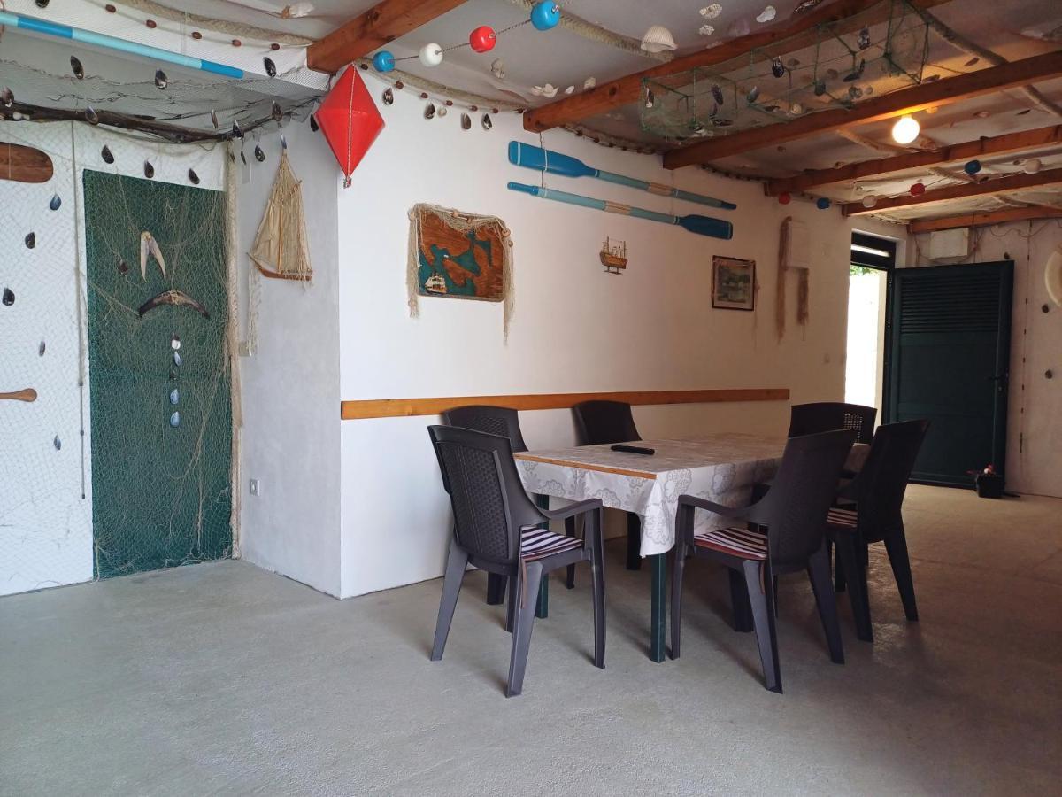 Rose - Apartmani Janovic Luštica Buitenkant foto
