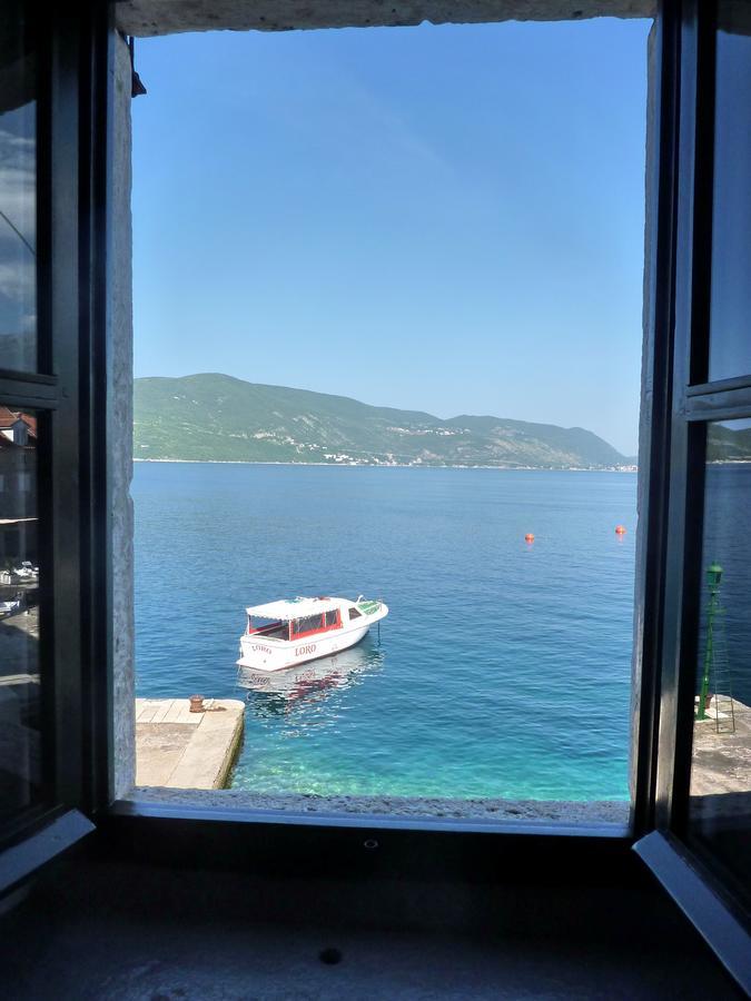 Rose - Apartmani Janovic Luštica Buitenkant foto