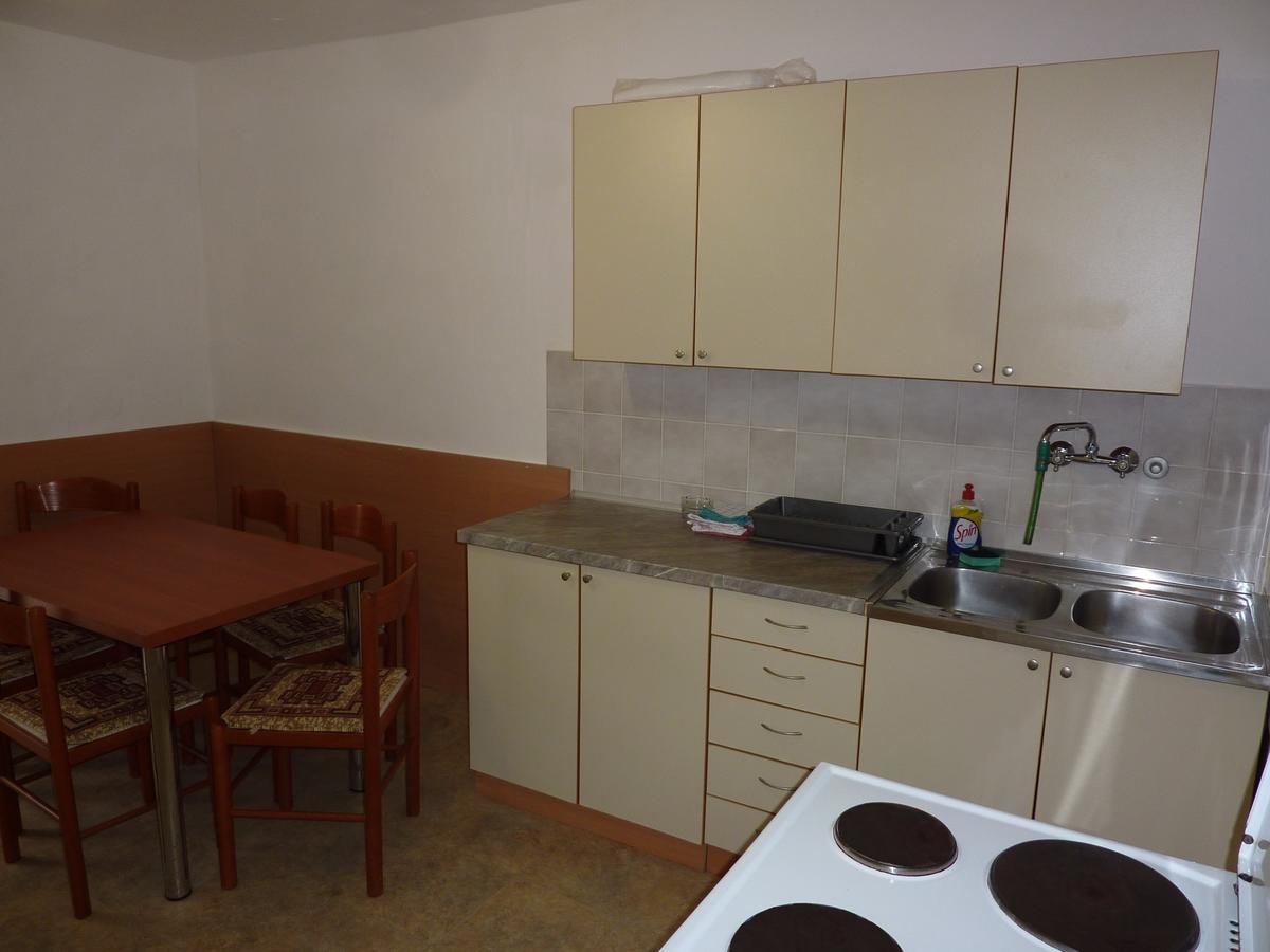 Rose - Apartmani Janovic Luštica Buitenkant foto