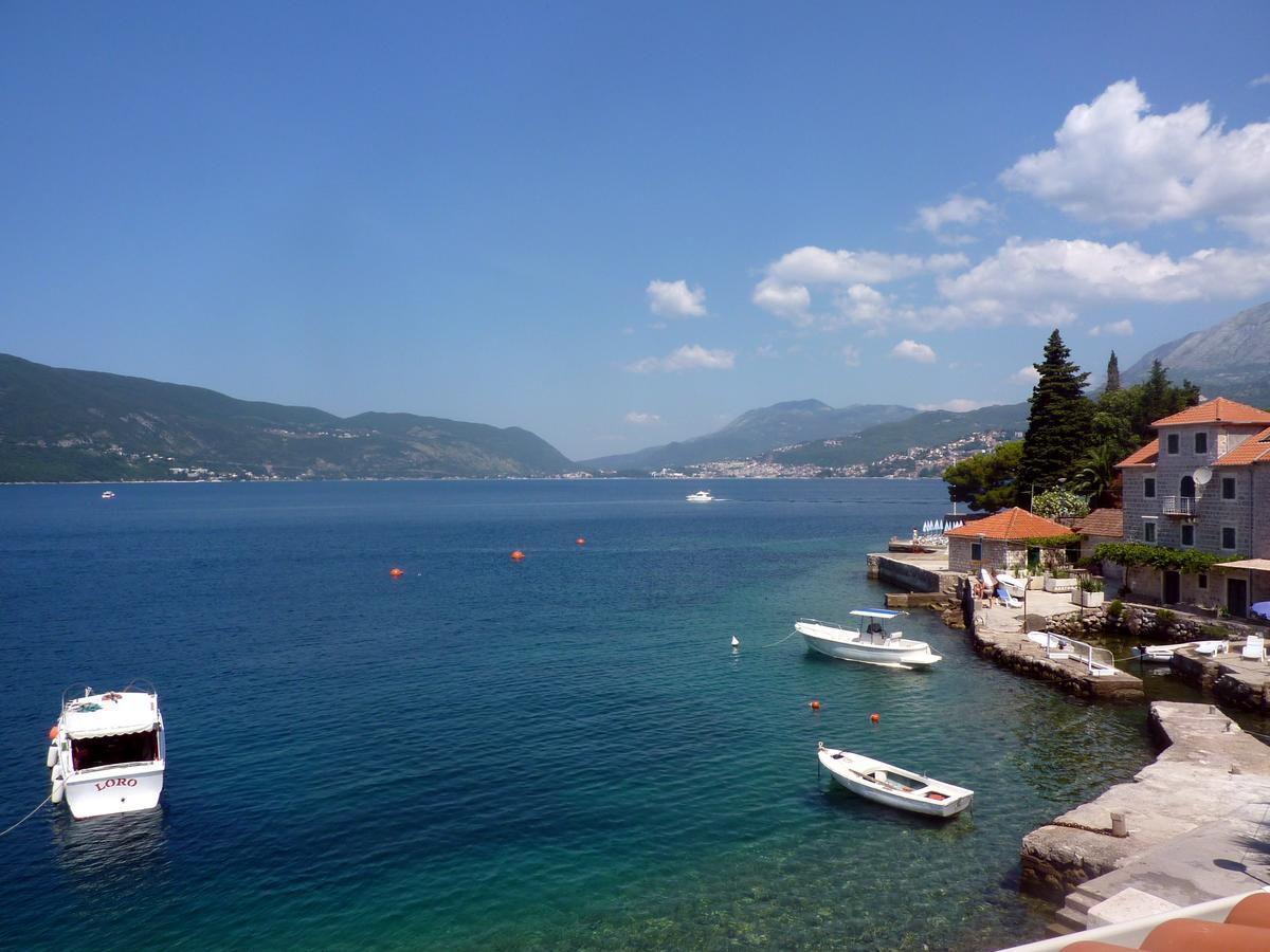 Rose - Apartmani Janovic Luštica Buitenkant foto