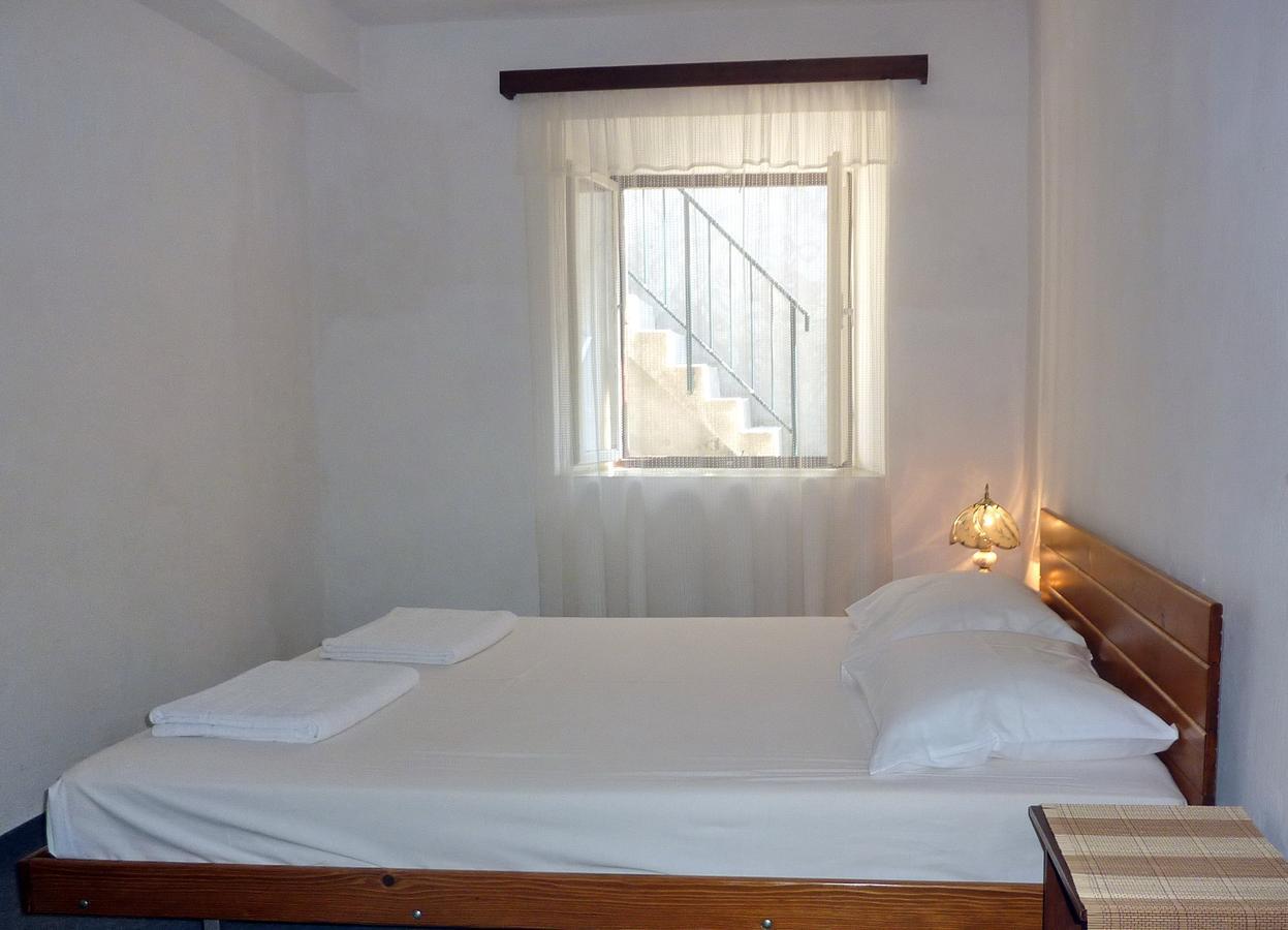 Rose - Apartmani Janovic Luštica Buitenkant foto